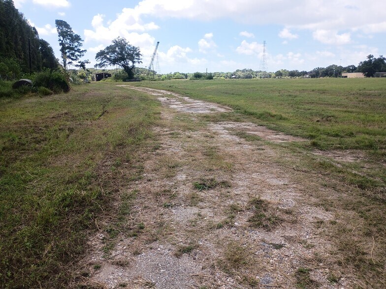 More Photos Of 6111 County Road 203, Liverpool Land For Lease