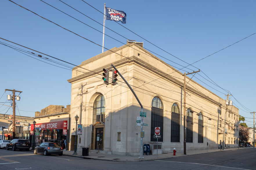 Primary Photo Of 235 Rockaway Ave, Valley Stream Office For Lease