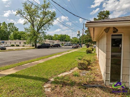 More Photos Of 512 Sumter St, Montezuma Medical For Sale
