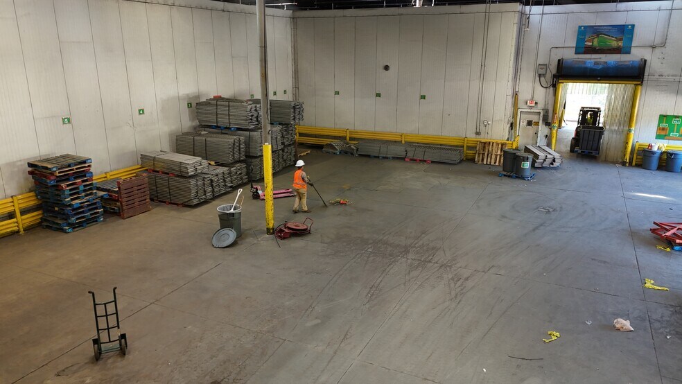 More Photos Of 4820 N Church Ln SE, Atlanta Warehouse For Lease