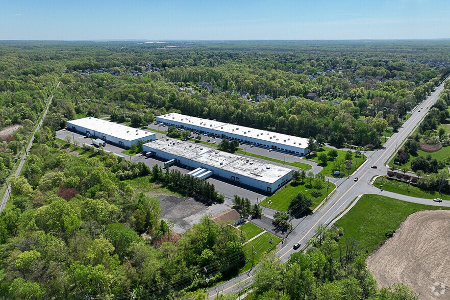More Photos Of 51 Stouts Ln, Monmouth Junction Light Distribution For Lease