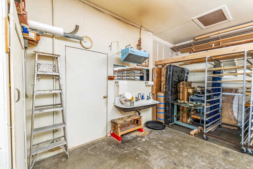 More Photos Of 875 W Main St, Cedaredge Flex For Sale