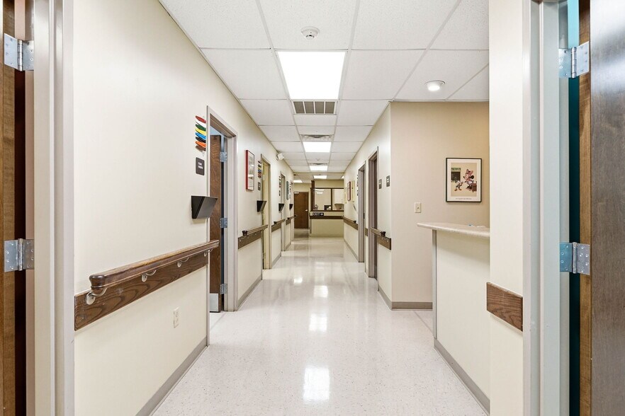 More Photos Of 329 Wesley St, Johnson City Medical For Sale
