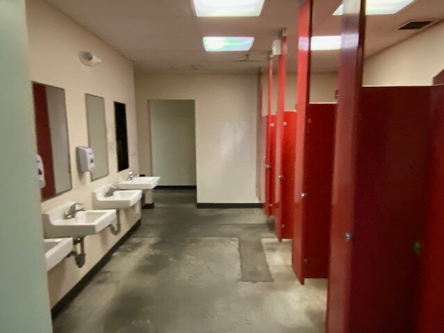 More Photos Of 10 Middletown Ave, North Haven Warehouse For Sale