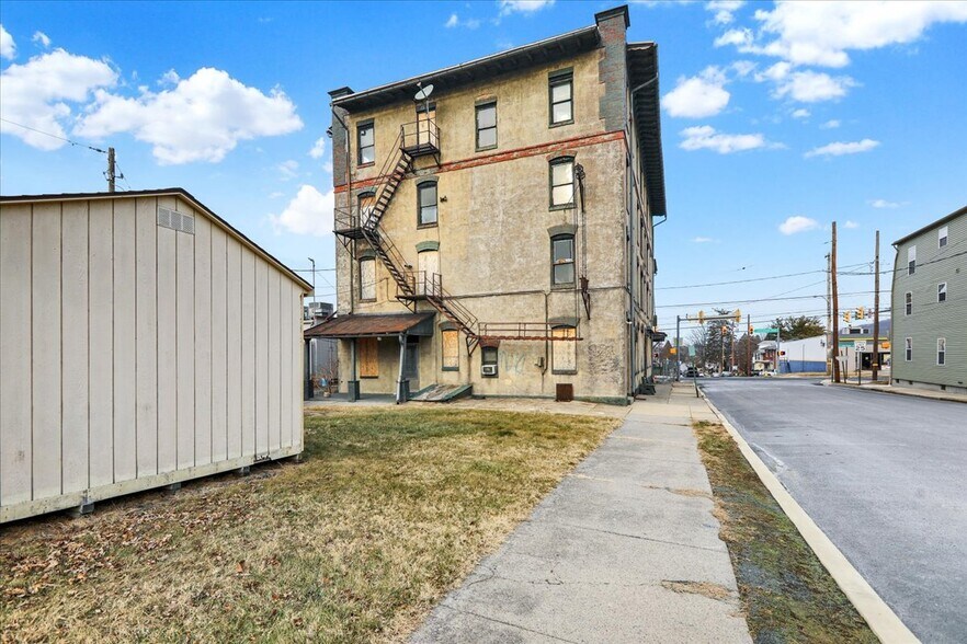 More Photos Of 200 W Lancaster Ave, Shillington Apartments For Sale