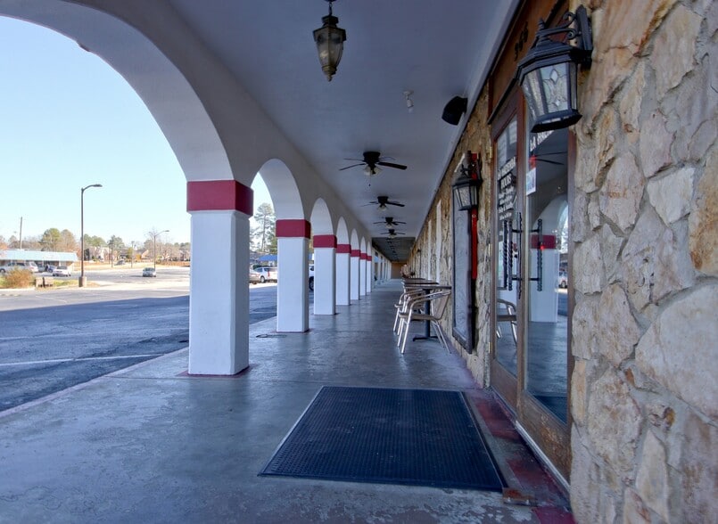 More Photos Of 365-409 Fayette Pl, Fayetteville General Retail For Lease