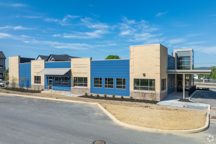 More Photos Of 2600 Union Green, Harrisburg Office For Lease