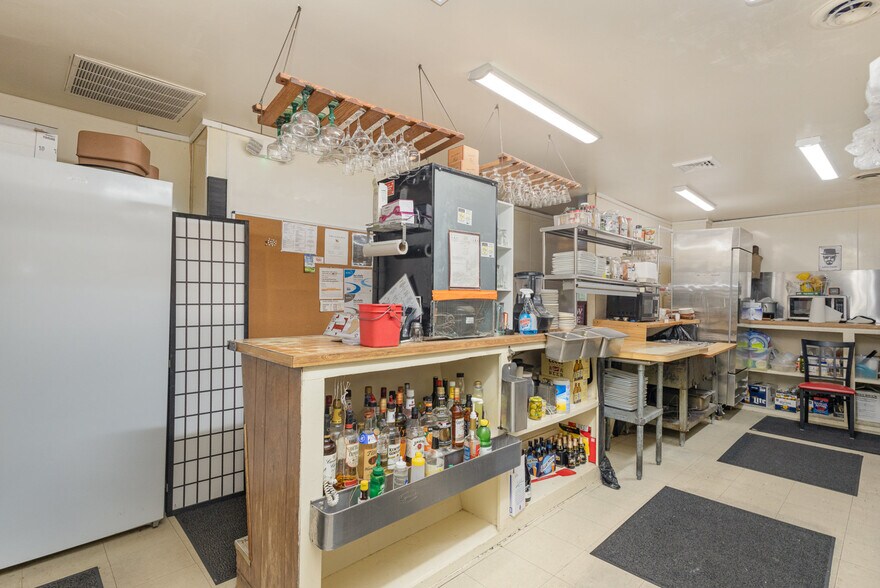 More Photos Of 15220 Kings Hwy, Montross Restaurant For Sale
