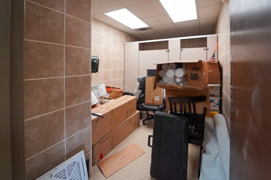 More Photos Of 8609 Lone Tree Rd, Victoria Industrial For Sale