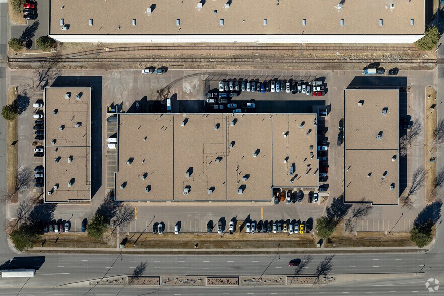 More Photos Of 15200 33rd Pl, Aurora Light Manufacturing For Lease