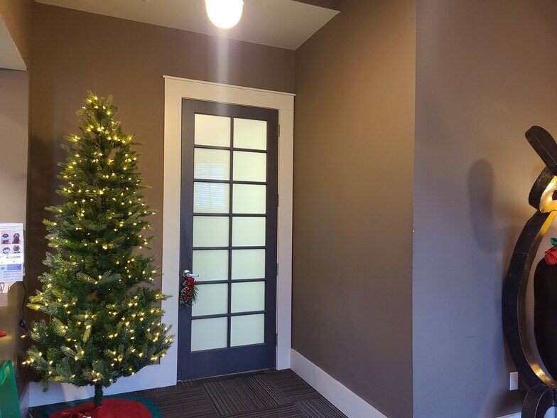 More Photos Of 5 Shore Ln, Bay Shore Apartments For Lease