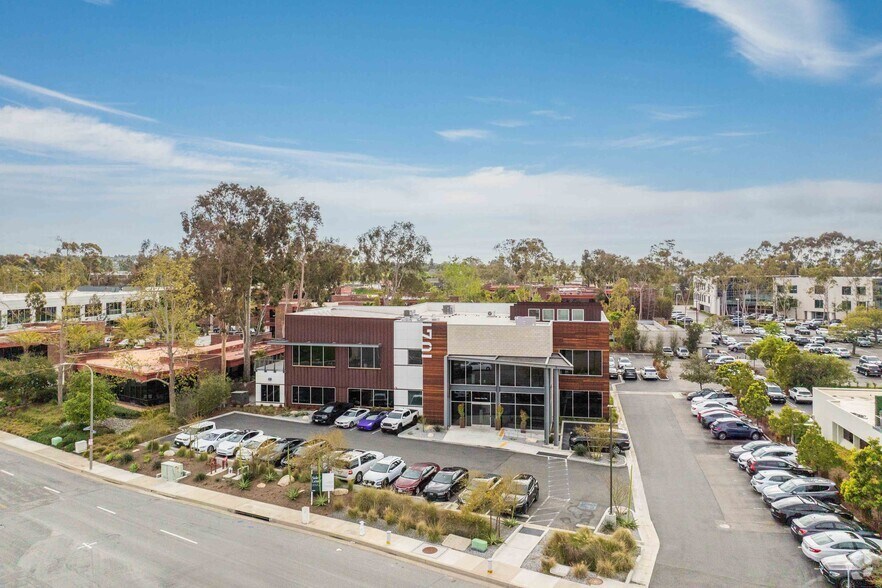 More Photos Of 1701 Quail St, Newport Beach Loft Creative Space For Sale