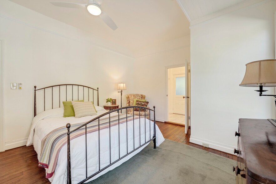 More Photos Of 1423-1425 Foothill, Calistoga Apartments For Sale