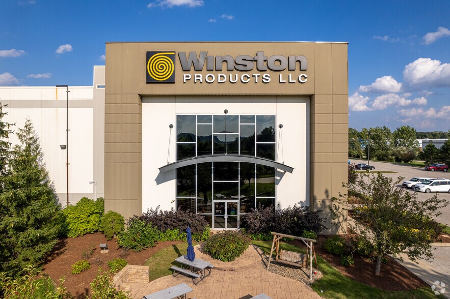 More Photos Of 30339 Diamond Pky, Glenwillow Distribution For Lease