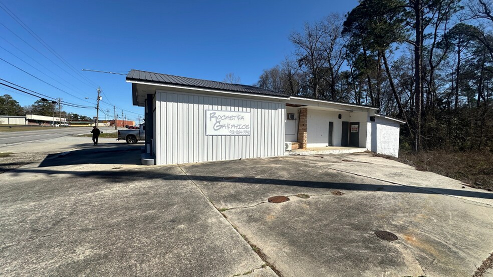 More Photos Of 613 W Ogeechee St, Sylvania Storefront For Sale
