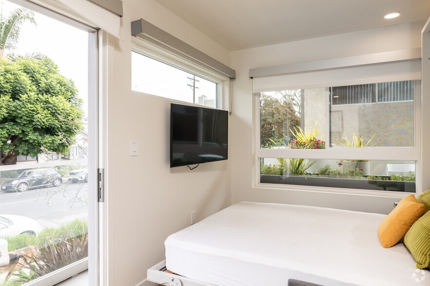 More Photos Of 1743 Butler Ave, Los Angeles Apartments For Sale