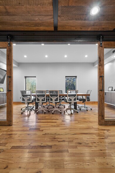 More Photos Of 91 W Hightower Dr, Dawsonville Warehouse For Sale