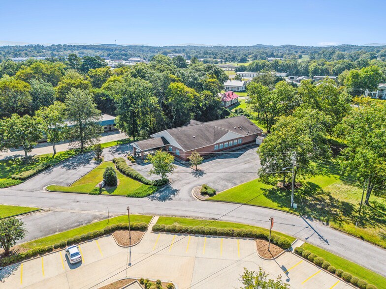 More Photos Of 717 Stone Ave, Talladega Medical For Sale