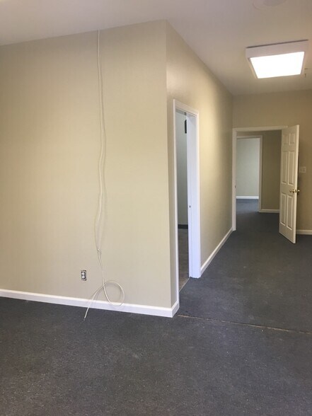 More Photos Of 110 Railroad Ave, Suisun City Flex For Lease