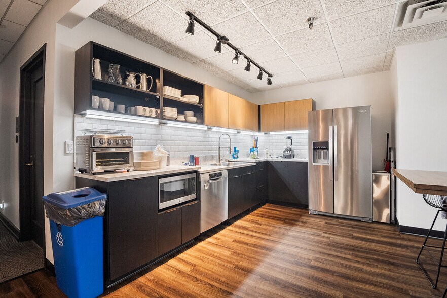 More Photos Of 6 W 5th St W, Saint Paul Office For Sale