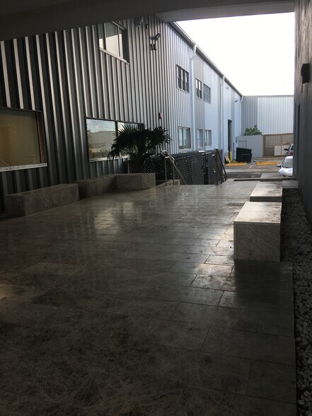 More Photos Of 10700 NW 36th Ave, Miami Warehouse For Lease