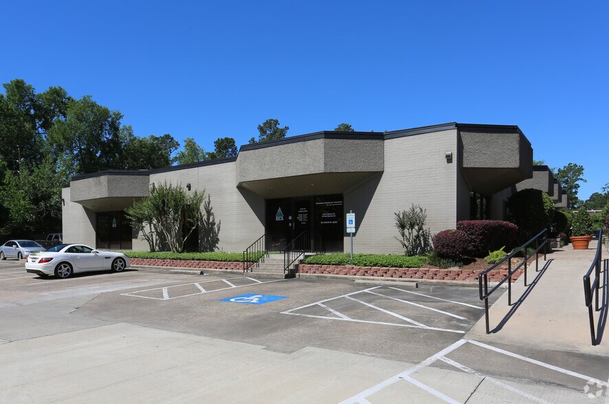 More Photos Of 1110 Kingwood Dr, Kingwood Office For Sale