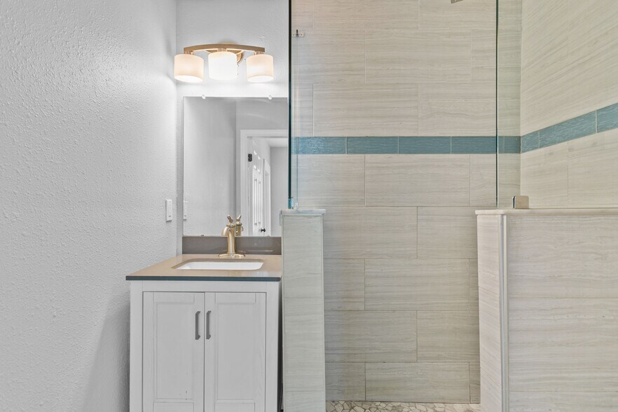 More Photos Of 1720 W Hills Ave, Tampa Apartments For Sale