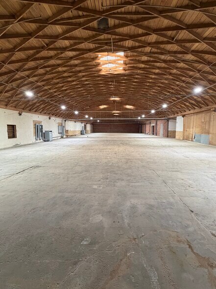More Photos Of 8001 Beach St, Los Angeles Warehouse For Lease