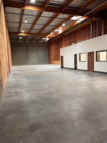 More Photos Of 15320 Valley View Ave, La Mirada Warehouse For Lease