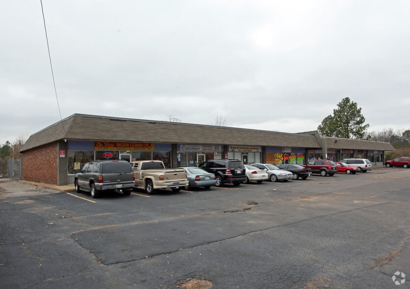 Primary Photo Of 4519-4535 Millbranch Rd, Memphis Unknown For Lease