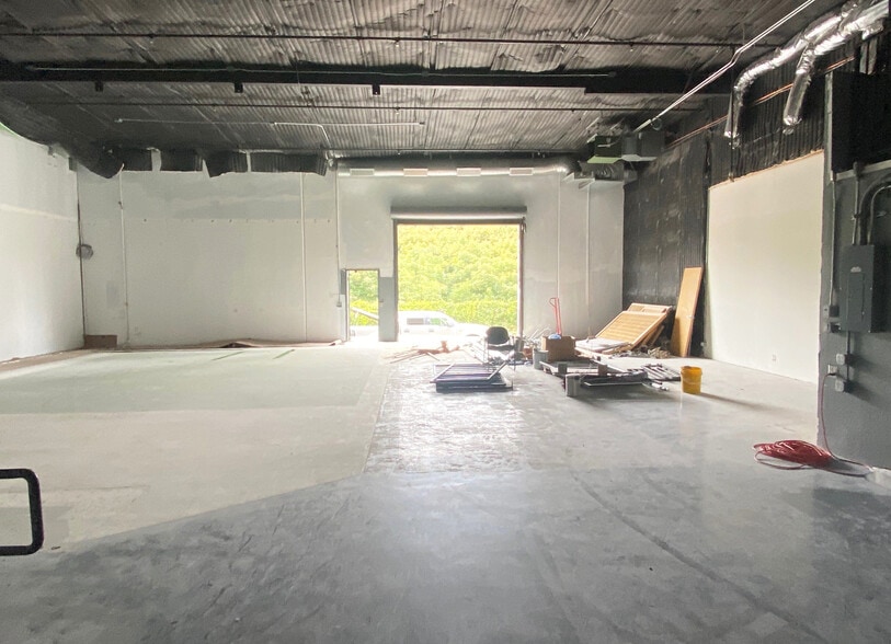 More Photos Of 6383 Rose Ln, Carpinteria Warehouse For Lease