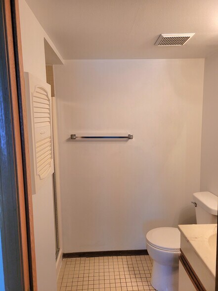 More Photos Of 1322 E 9th St, Lockport Apartments For Sale