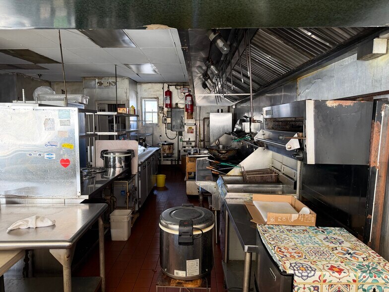 More Photos Of 215 Main st, Nanuet General Retail For Lease