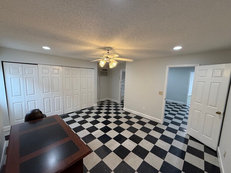 More Photos Of 2124 Frederick Rd, Opelika Light Distribution For Lease