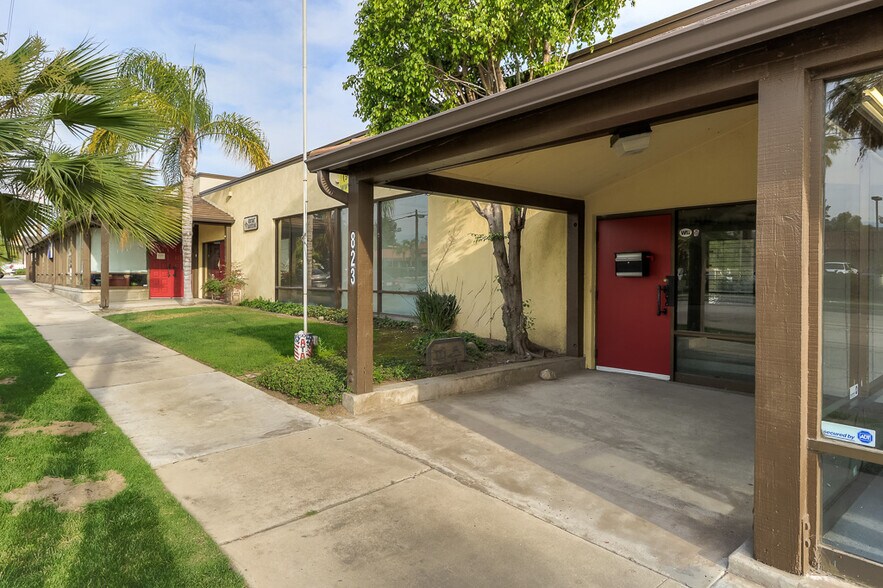 More Photos Of 817 W Colton Ave, Redlands Storefront For Lease