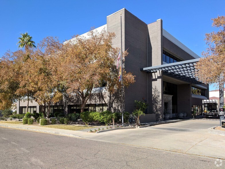 More Photos Of 701 N 44th St, Phoenix Office For Lease
