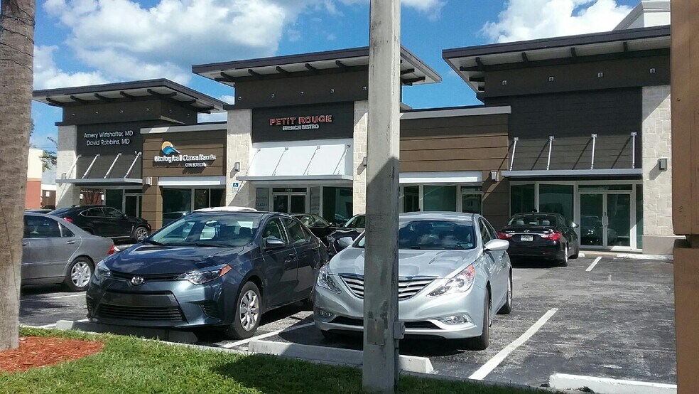 More Photos Of 12405-13 Biscayne Blvd, Miami Unknown For Lease