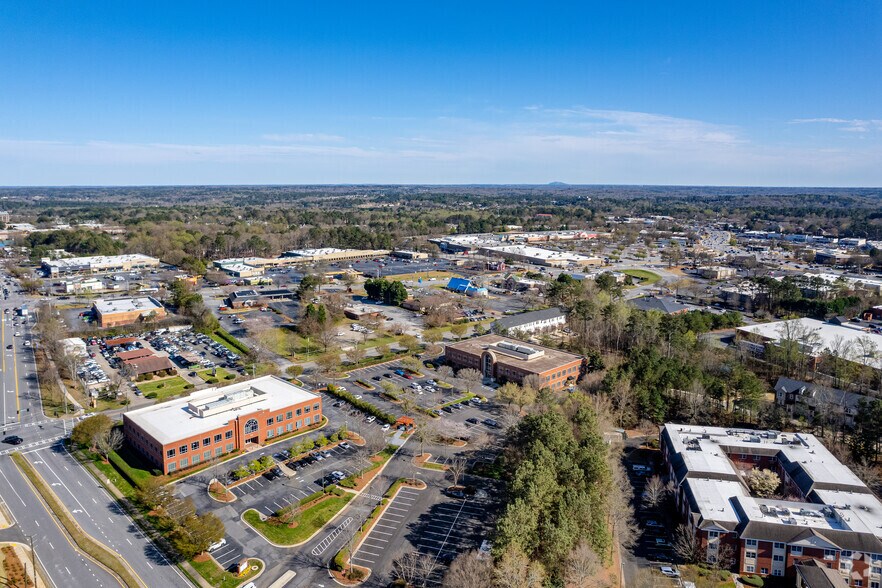 More Photos Of 695 Mansell Rd, Roswell Unknown For Lease