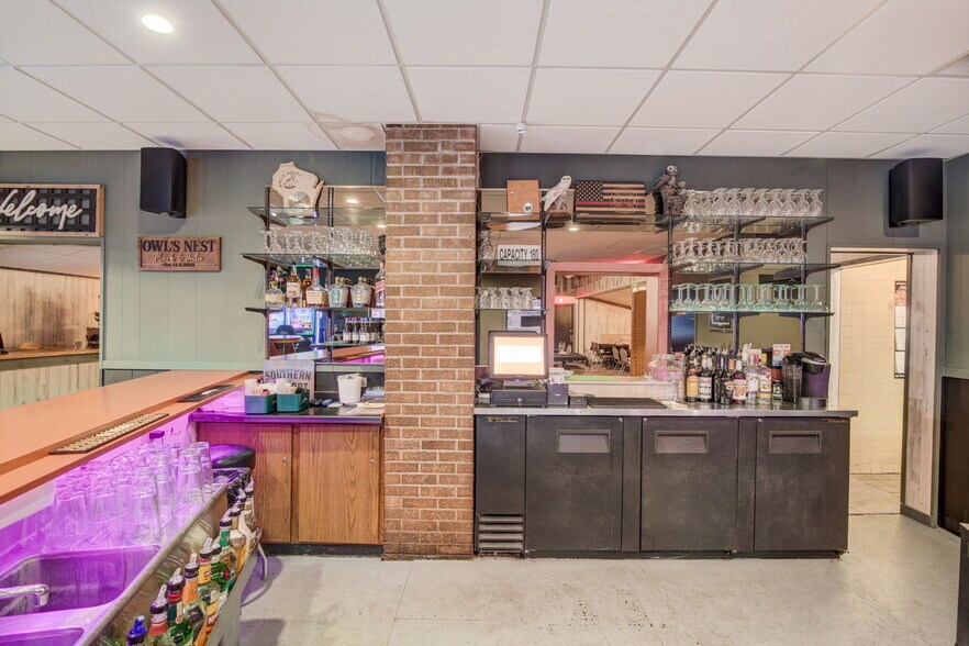 More Photos Of 617 E North St, Poynette Restaurant For Sale