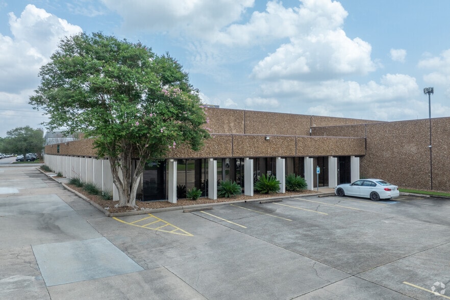 Primary Photo Of 7000-7070 Empire Central Dr, Houston Warehouse For Lease