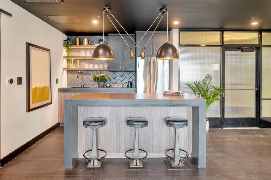 More Photos Of 406 9th Ave, San Diego Loft Creative Space For Sale
