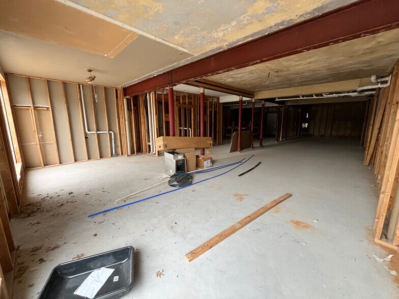 More Photos Of 311 S Locust St, Denton Freestanding For Lease