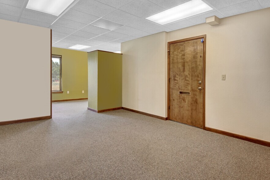 More Photos Of 1300 Plaza Ct N, Lafayette Office For Lease