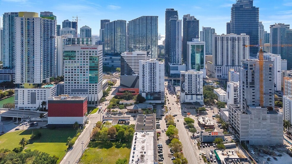 More Photos Of 232 SW 8th St, Miami Medical For Sale