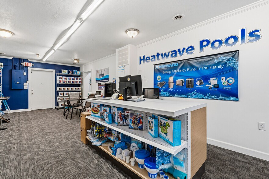 More Photos Of 10 W Franklin St, Bellbrook Storefront Retail Office For Lease