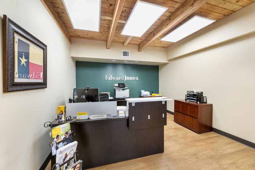 More Photos Of 3308 Broadway St, San Antonio Office For Sale