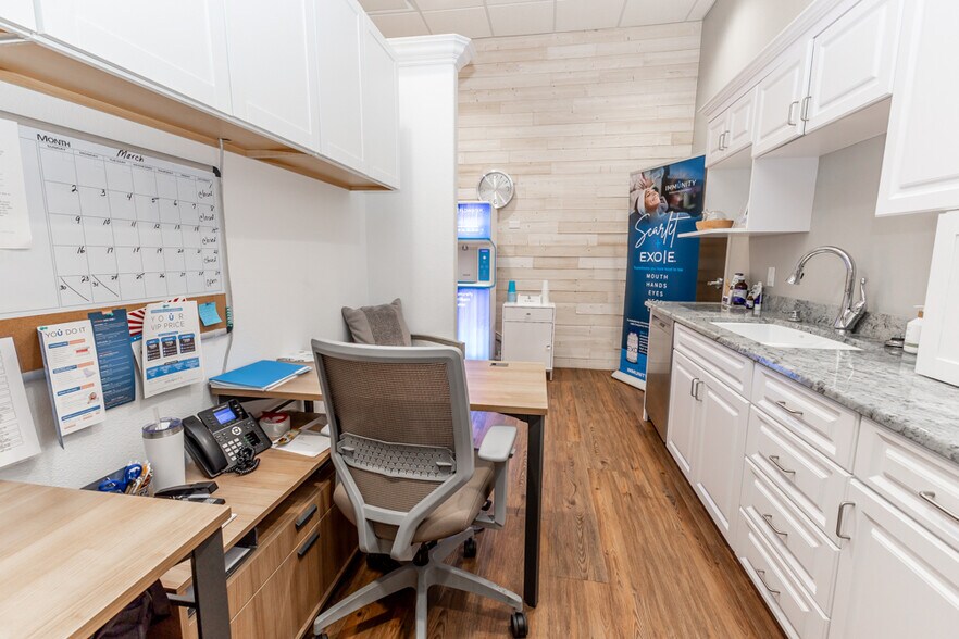 More Photos Of 809 County Road 466, Lady Lake Office For Sale