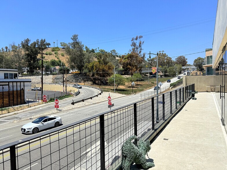 More Photos Of 990 N Hill St, Los Angeles Storefront Retail Office For Lease