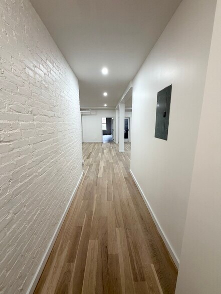 More Photos Of 157 Huron St, Brooklyn Apartments For Lease