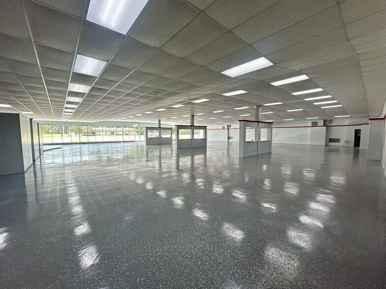 More Photos Of 164 Robert Smalls Pky, Beaufort Flex For Lease